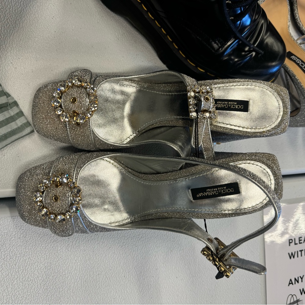 Dolce and Gabanna Mary Jane heel - Picture 2 of 4